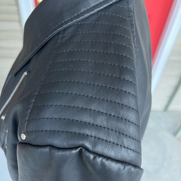 Fahsyee Woman’s Black Faux Leather Moto/Biker Jacket - Size XL - New With Tags - Picture 4 of 9